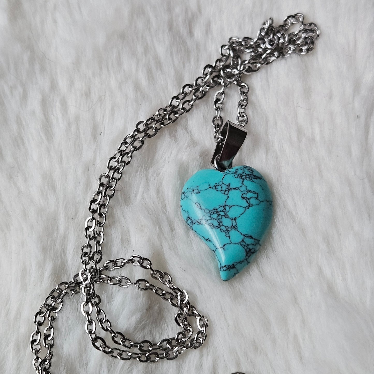 Dyed Howlite heart necklace