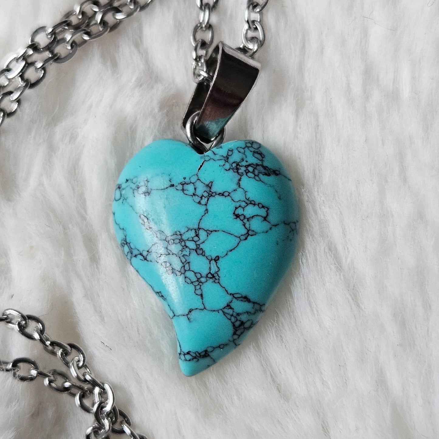 Dyed Howlite heart necklace